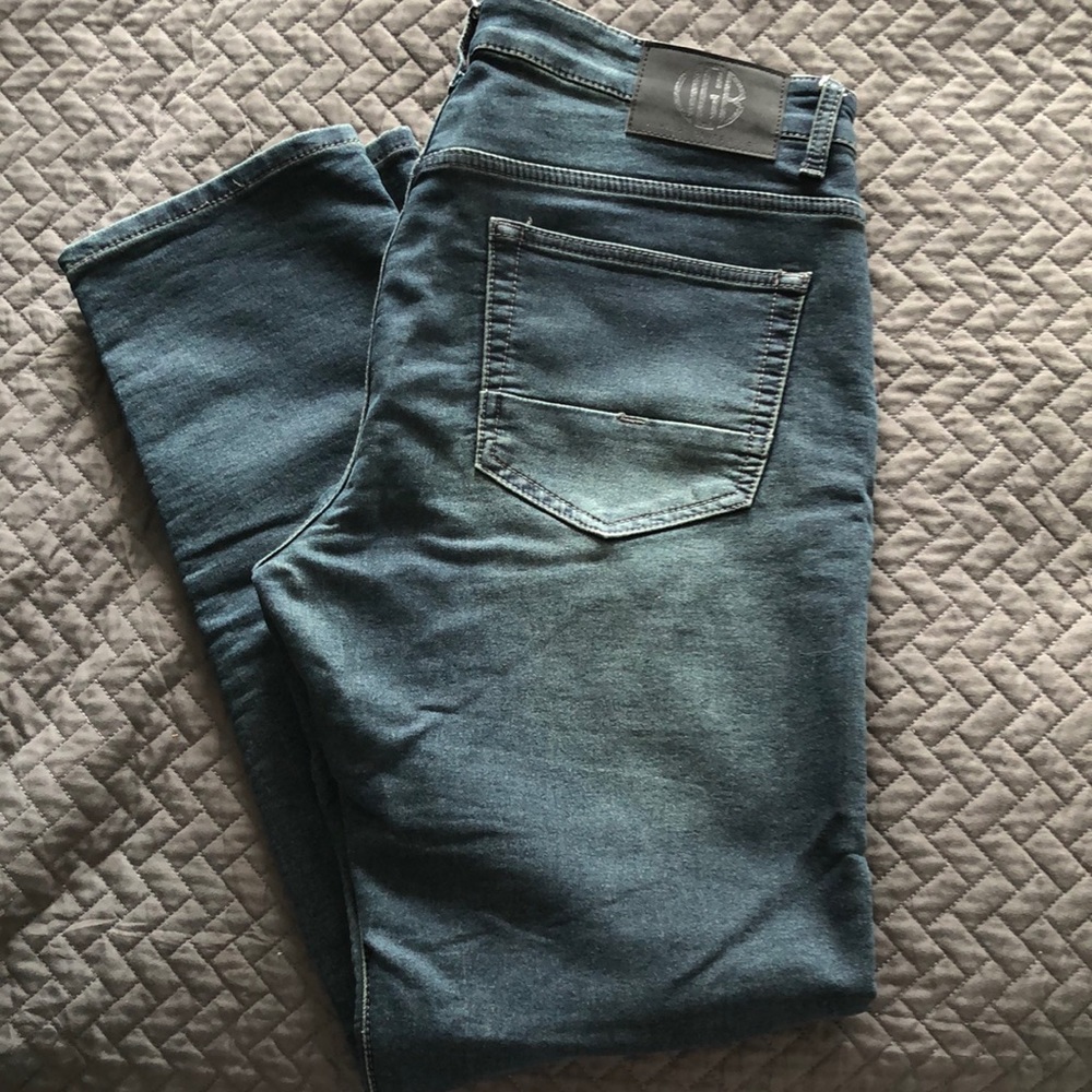 Stretchy slim straight fit jeans